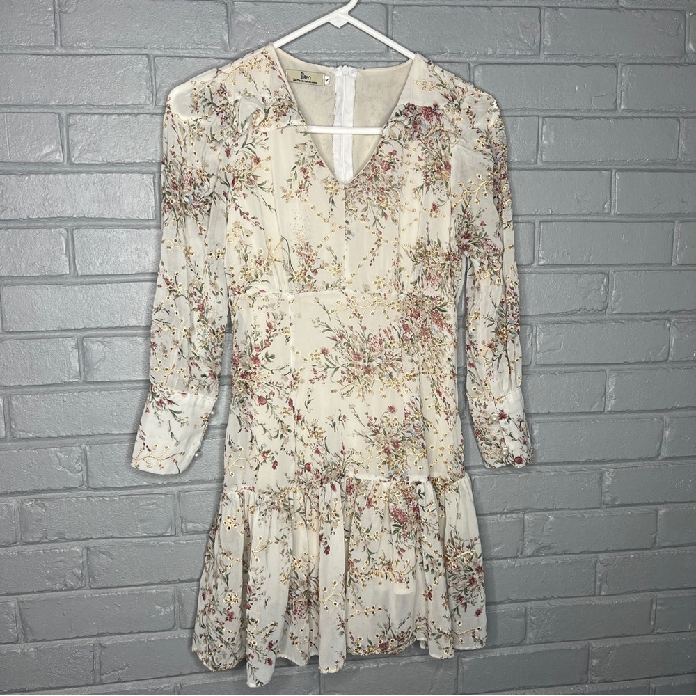 Floral Cream Floral Long-Sleeve V-Neck Dress Size Small